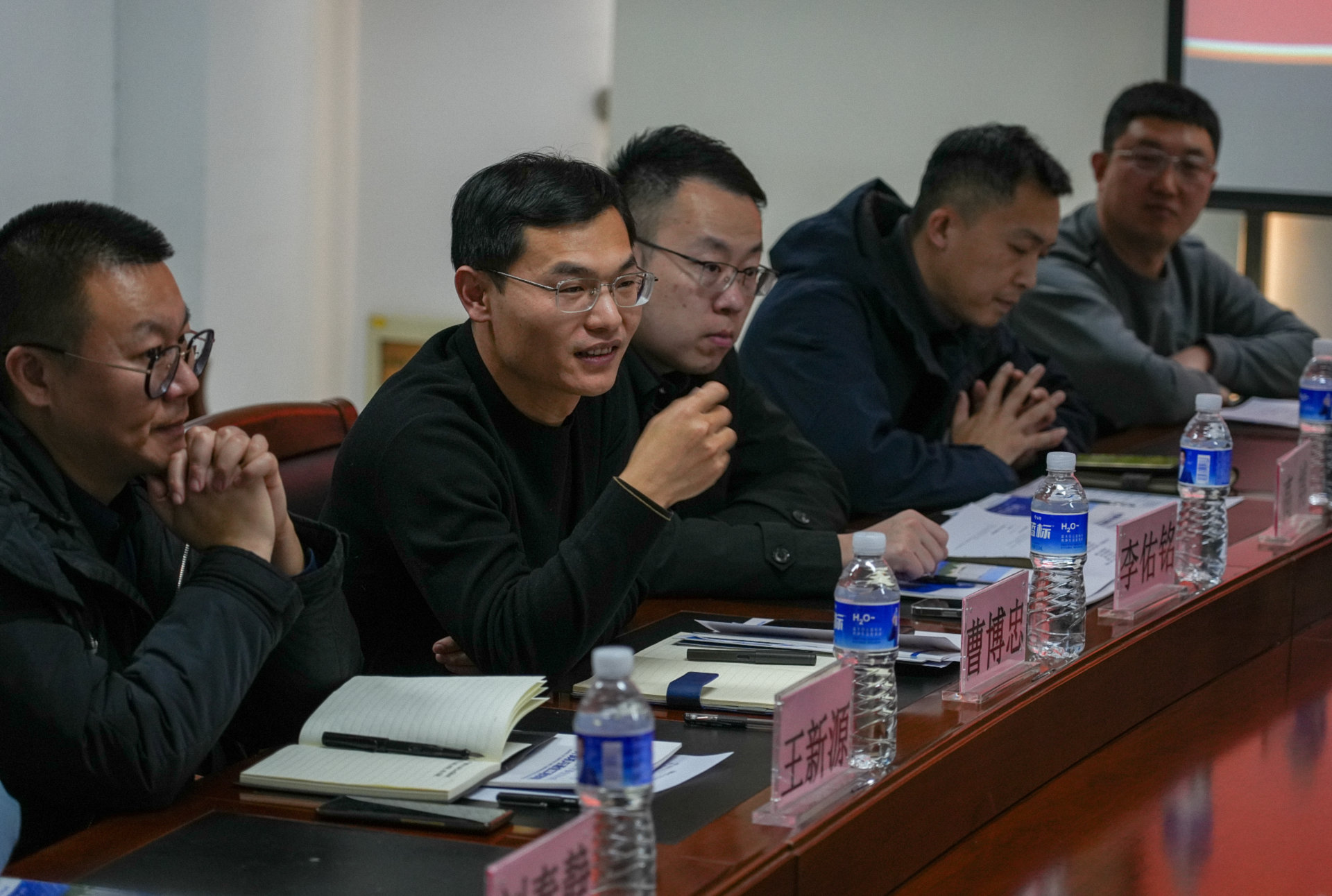 北戴河区委常委、副区长曹博忠一行到我院交流座谈